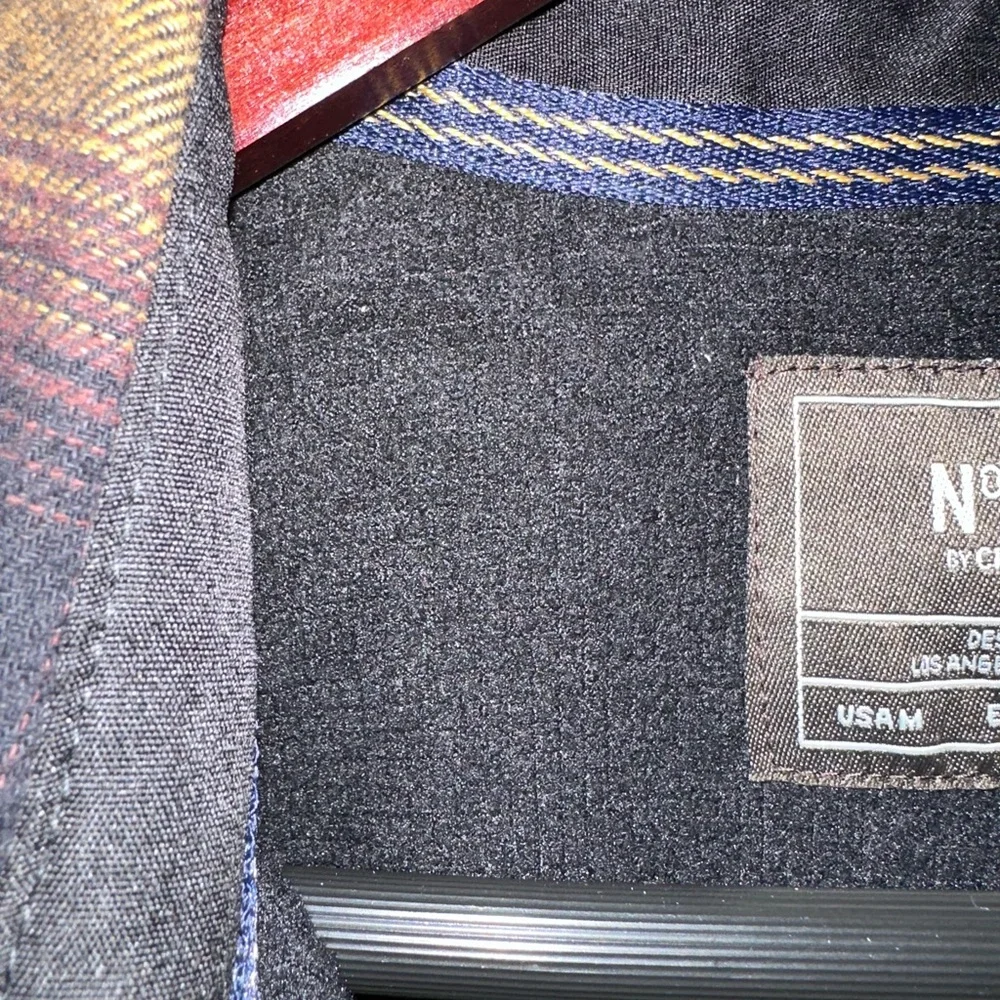 Nomad mens button